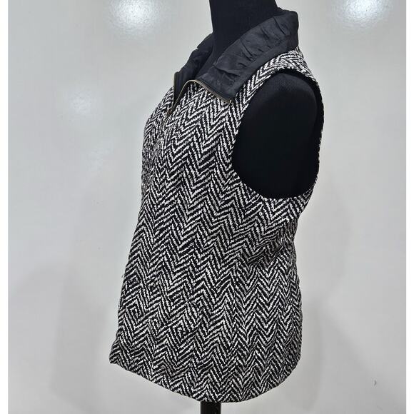 Chicos Chevron Pattern Quilted Vest Ruched Black Collar Zip Front Pockets Size 8 - Picture 9 of 12